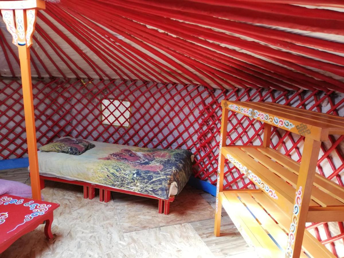 Yourte Mongole Veritable Montcaret Exteriér fotografie